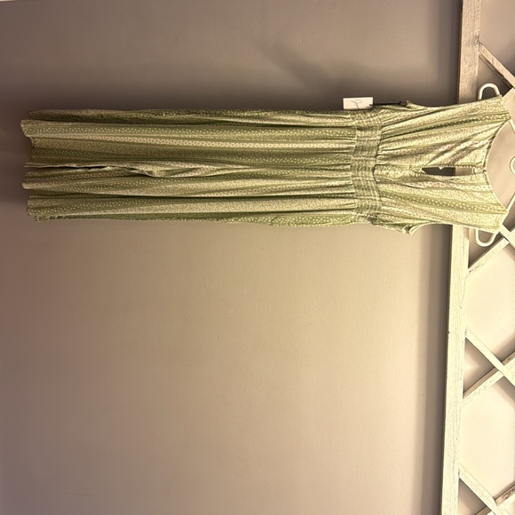 Romper - Picture 3 of 4